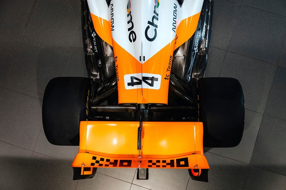Monaco GP için McLaren MCL60 Triple Crown tasarımı